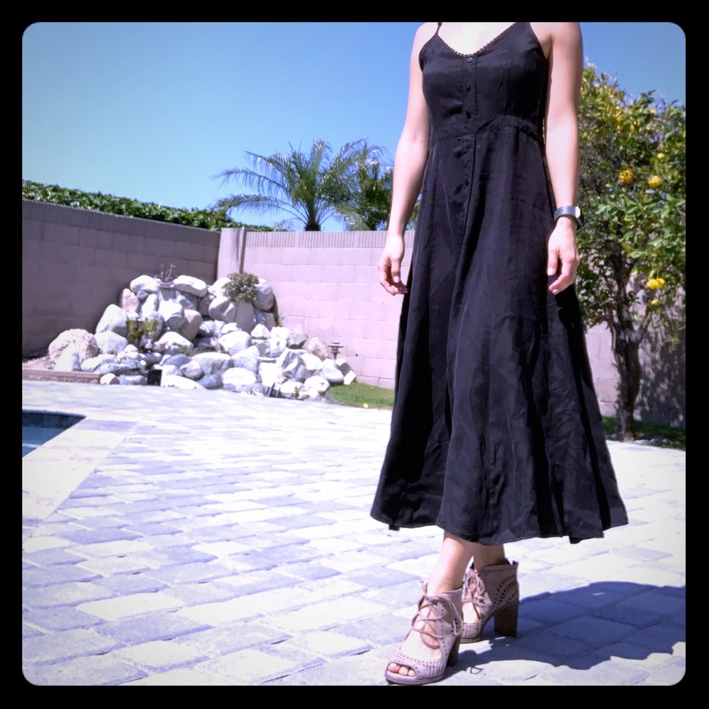 Brand new knot sisters black dress size small